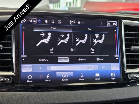 Used 2023 Chrysler Pacifica Touring-L FWD image 17