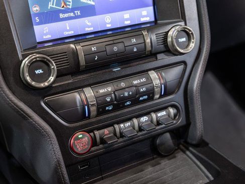 Used 2022 Ford Mustang Shelby GT500 w/ Carbon Fiber Track Pack RWD image 46