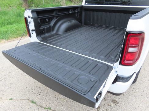 New 2026 RAM 1500 Big Horn AWD/4WD image 18