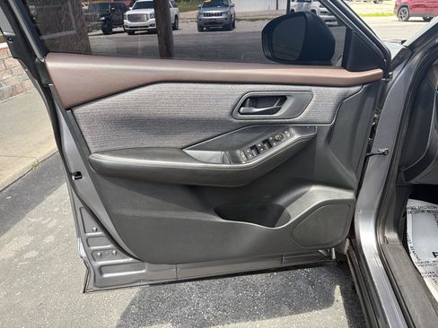 Used 2021 Nissan Rogue S AWD/4WD image 11