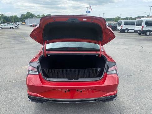 Used 2022 Hyundai Elantra Limited FWD image 9