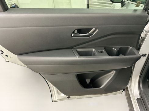 Used 2023 Nissan Pathfinder SV AWD/4WD image 26