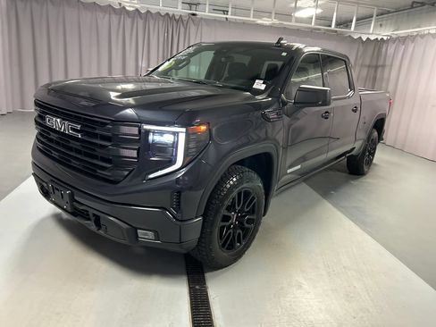 Used 2025 GMC Sierra 1500 Elevation w/ LPO, Elevation Black Package AWD/4WD image 3