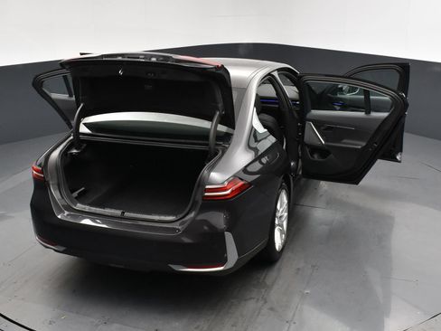 Used 2025 BMW 530i RWD image 24