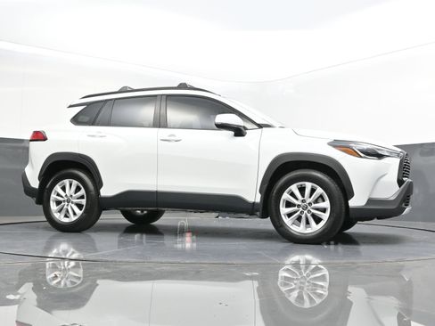 Used 2022 Toyota Corolla Cross LE image 39