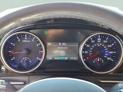 Used 2024 Kia Carnival EX FWD image 13