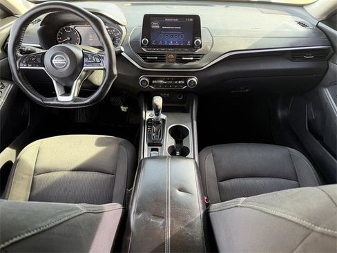 Used 2019 Nissan Altima 2.5 SV image 10
