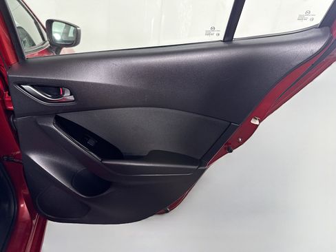 Used 2017 MAZDA MAZDA3 Sport image 28