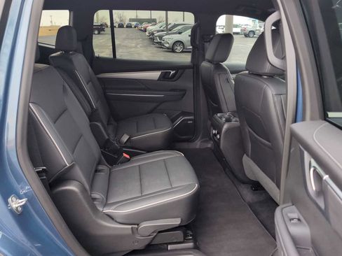 Used 2025 Buick Enclave Preferred image 27