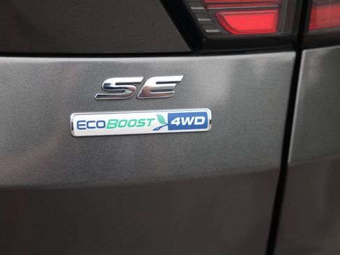 Used 2017 Ford Escape SE AWD/4WD image 30