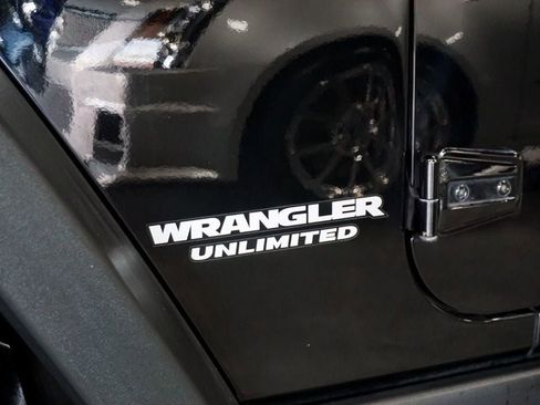 Used 2013 Jeep Wrangler Unlimited Rubicon w/ Connectivity Group image 46