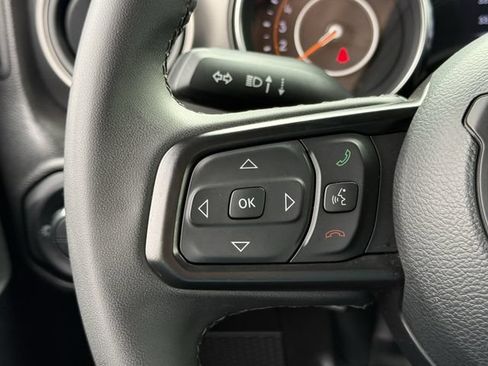 Used 2023 Jeep Gladiator Sport AWD/4WD image 10