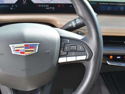 Used 2024 Cadillac XT4 Luxury w/ Cold Weather Package image 16