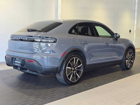 Used 2025 Porsche Macan 4 Electric w/ Premium Package AWD/4WD image 7
