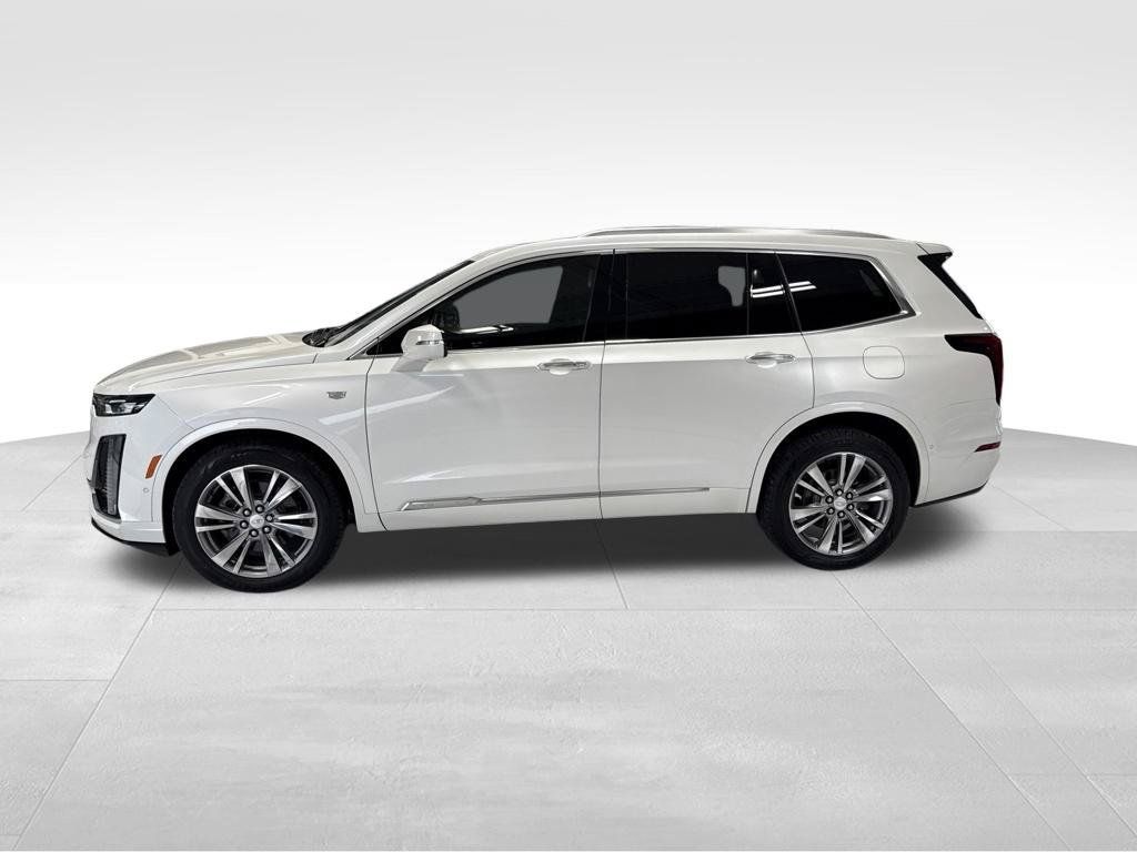 Used 2022 Cadillac XT6 Premium Luxury w/ Technology Package AWD/4WD image 3