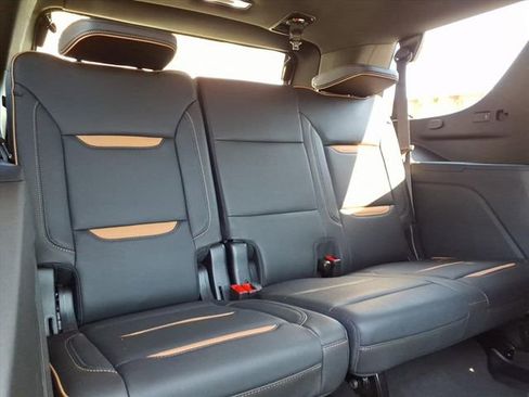 Used 2024 GMC Yukon AT4 w/ AT4 Premium Plus Package AWD/4WD image 17