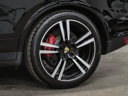 Used 2014 Porsche Cayenne Turbo S AWD/4WD image 61