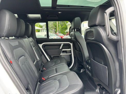 Used 2022 Land Rover Defender 110 X-Dynamic SE image 18
