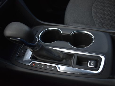 Used 2024 Chevrolet Equinox LT image 30