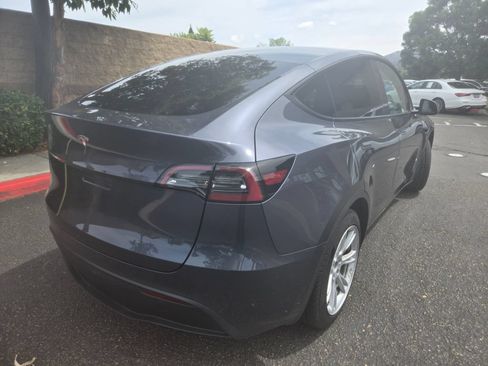 Used 2023 Tesla Model Y 2WD image 8