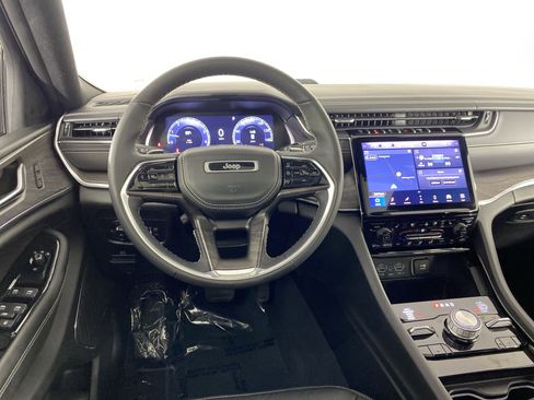 Used 2023 Jeep Grand Cherokee L Overland AWD/4WD image 21
