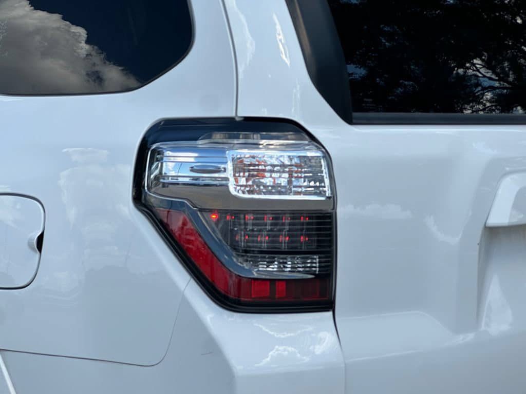 Used 2021 Toyota 4Runner SR5 Premium w/ Moonroof Package RWD image 12