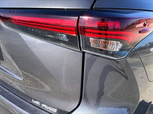 Certified 2024 Toyota Highlander LE image 30