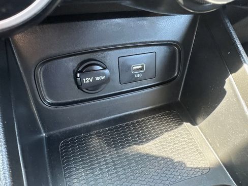 Used 2021 Hyundai Venue SE FWD image 29