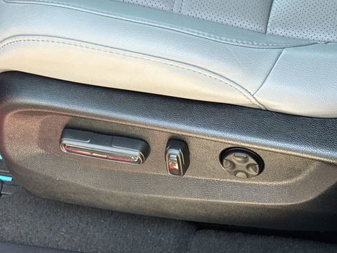 Used 2021 Honda CR-V Touring image 25