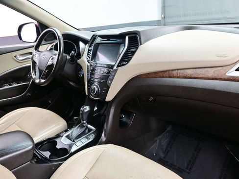 Used 2017 Hyundai Santa Fe Limited image 13