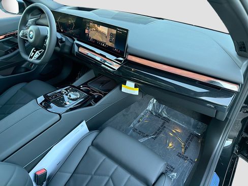 New 2027 BMW 540i xDrive w/ Executive Package AWD/4WD image 13