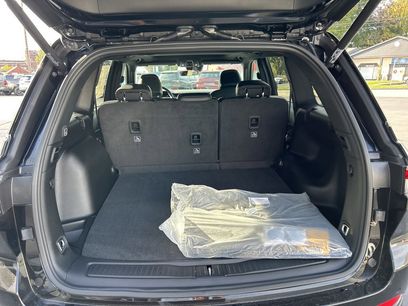 New 2025 Jeep Grand Cherokee 4WD