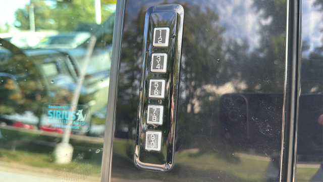Used 2017 Ford F150 XLT w/ Equipment Group 301A Mid AWD/4WD image 31