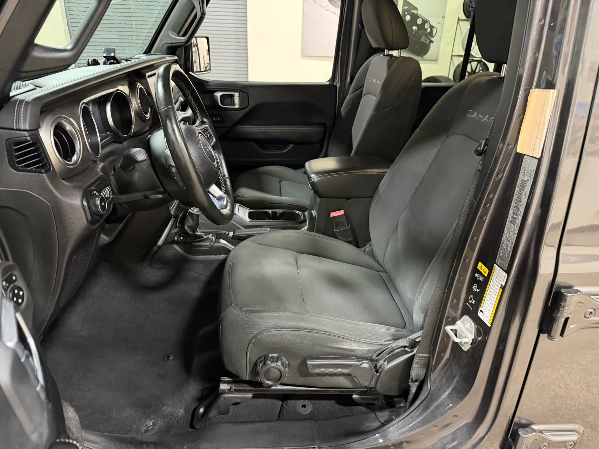 Used 2020 Jeep Wrangler Unlimited Sahara w/ Uconnect 4C Nav & Sound Group AWD/4WD image 28