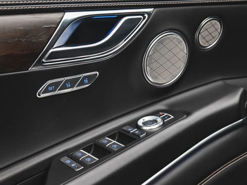 Used 2023 Genesis GV80 2.5T w/ Prestige Package image 9