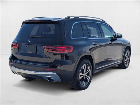 New 2025 Mercedes-Benz GLB 250 image 2