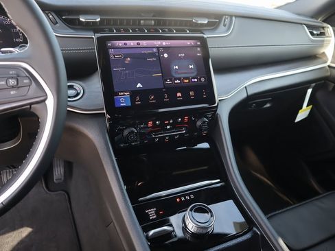 New 2025 Jeep Grand Cherokee L Limited w/ Luxury Tech Group II image 5