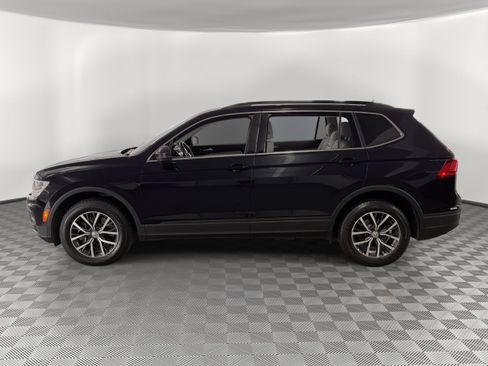 Used 2019 Volkswagen Tiguan SE FWD image 2