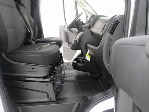 Used 2025 RAM ProMaster 2500 w/ Storage Group image 18