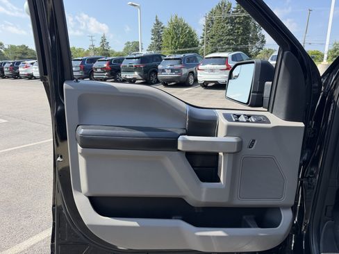 Used 2016 Ford F150 XLT w/ Equipment Group 302A Luxury AWD/4WD image 8