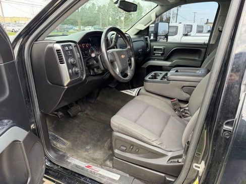 Used 2016 Chevrolet Silverado 1500 LT w/ Midnight Edition image 15