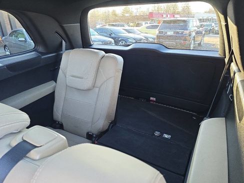 Used 2014 Mercedes-Benz GL 550 4MATIC image 31