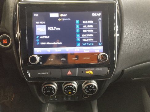 Used 2021 Mitsubishi Outlander Sport SE image 25