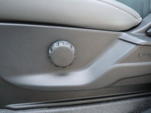 Used 2024 Ford F550 4x4 Regular Cab Super Duty image 19