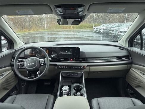 New 2026 Kia Carnival EX FWD image 16