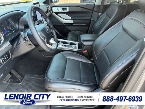 Used 2024 Ford Explorer Limited w/ Limited Technology Package AWD/4WD image 10