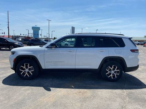 Used 2023 Jeep Grand Cherokee L Limited AWD/4WD image 2