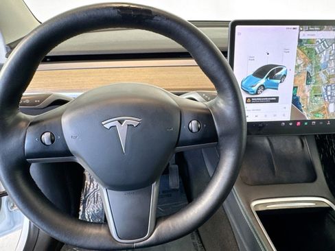 Used 2021 Tesla Model Y Long Range image 10