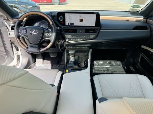 Certified 2024 Lexus ES 300h w/ Technology Package FWD image 20