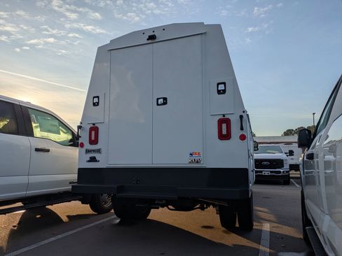 New 2026 Ford F550 4x4 Supercab Super Duty image 3